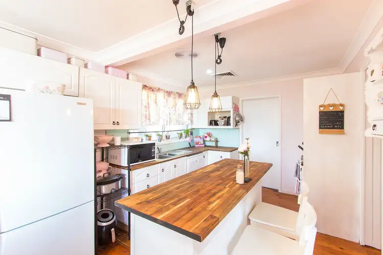Sixth view of Homely house listing, 5 Cartella Place, Macquarie Hills NSW 2285
