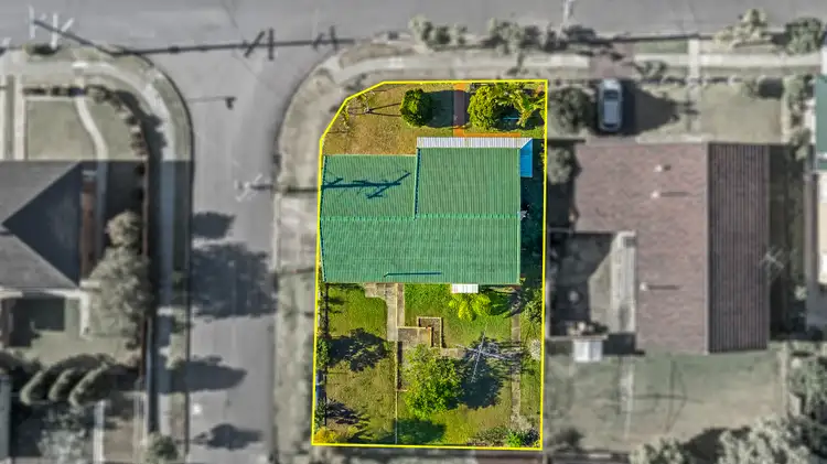 Second view of Homely house listing, 35 Aminya Street, Mansfield QLD 4122
