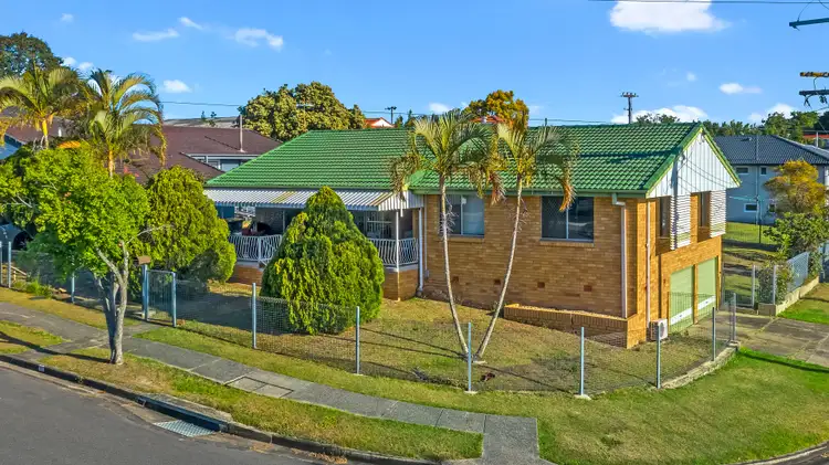 Fifth view of Homely house listing, 35 Aminya Street, Mansfield QLD 4122