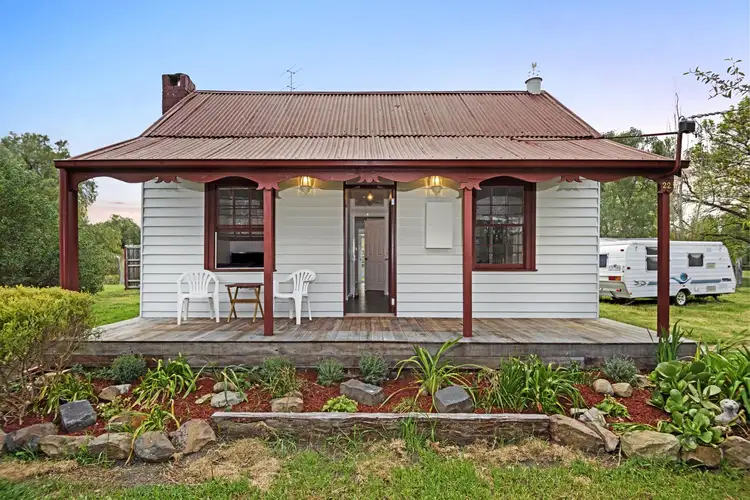 22 & 22A Herriot Street, Heathcote VIC 3523
