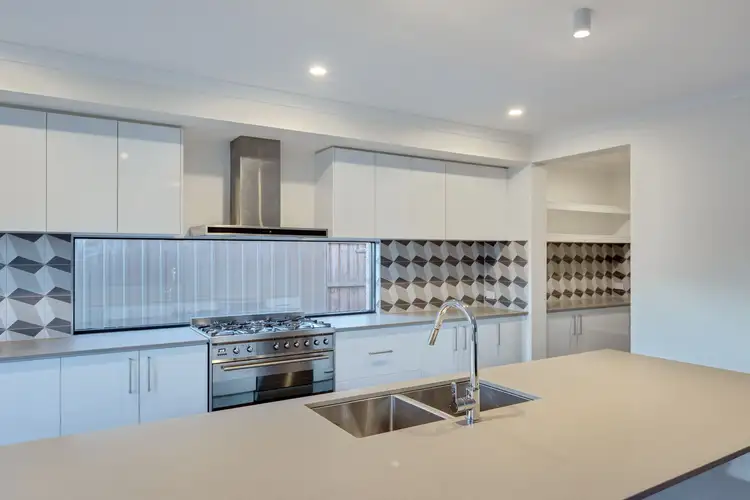 Third view of Homely house listing, 2 Carisbrook View, Wollert VIC 3750