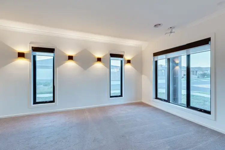 Fifth view of Homely house listing, 2 Carisbrook View, Wollert VIC 3750