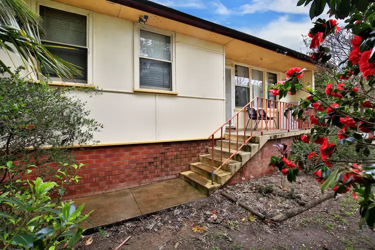 10 Leonard Street, Bomaderry NSW 2541
