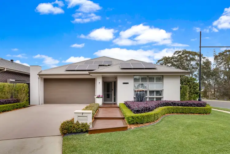 7 Cowra Place, Ropes Crossing NSW 2760