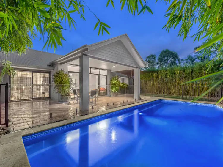 5 Barnstos Place, Carindale QLD 4152