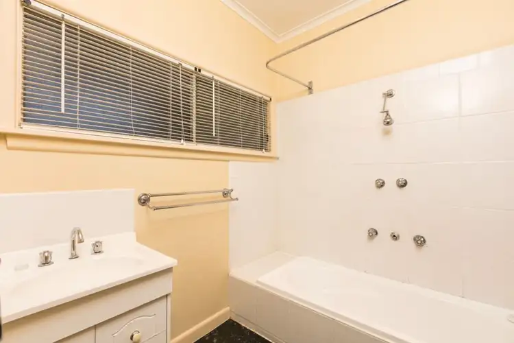 Fifth view of Homely house listing, 82 Hendy Road, Buronga NSW 2739