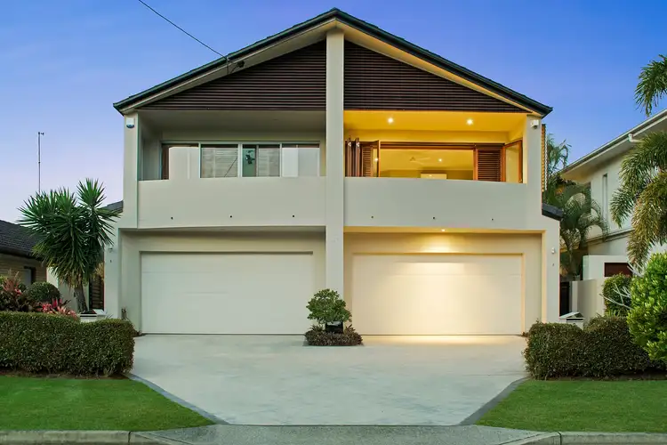 2/5 Bali Avenue, Palm Beach QLD 4221