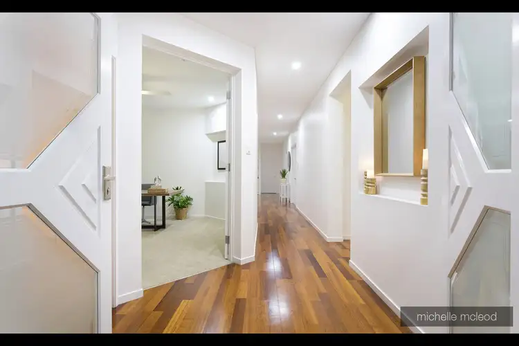 Fifth view of Homely house listing, 2 Carissa Place, Chapel Hill QLD 4069