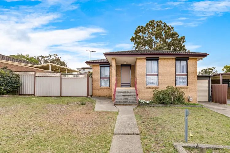 51 Eschol Park Drive, Eschol Park NSW 2558