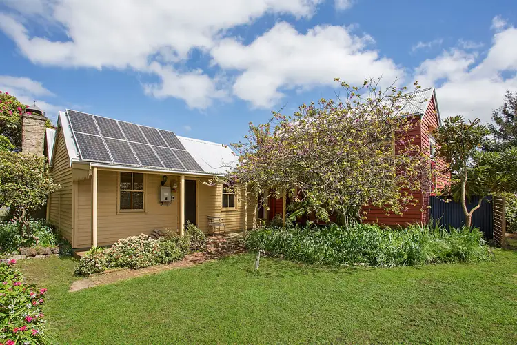 18 Adeney Street, Camperdown VIC 3260