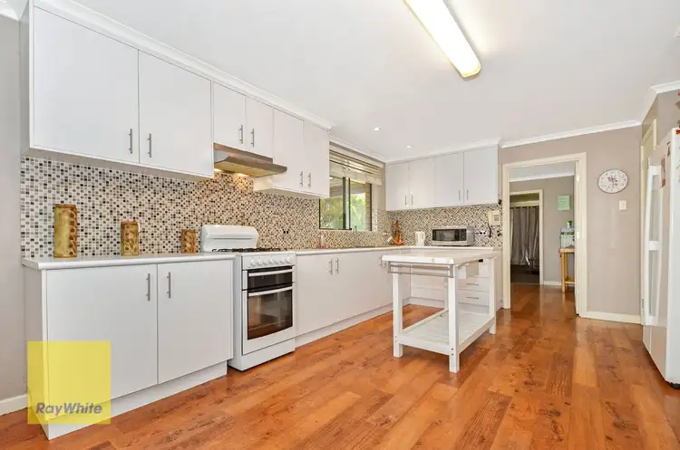 28 Flemington Street, Orana WA 6330