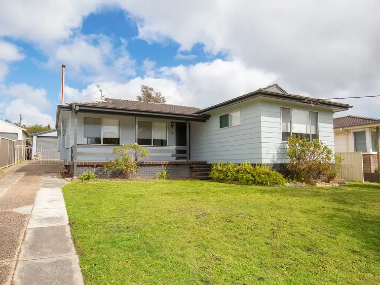 18 Cranbrook Parade, Rankin Park NSW 2287