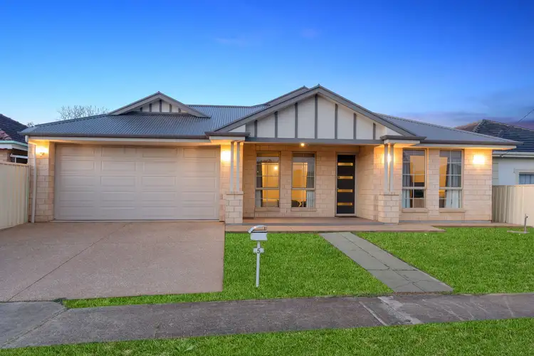 5 McAllan Avenue, Seaton SA 5023