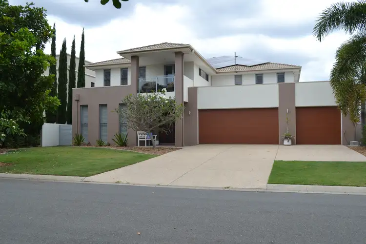 30 Parkview Place, Helensvale QLD 4212