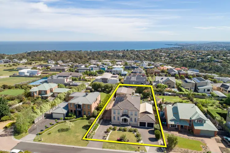 9 Esher Rise, Mount Martha VIC 3934