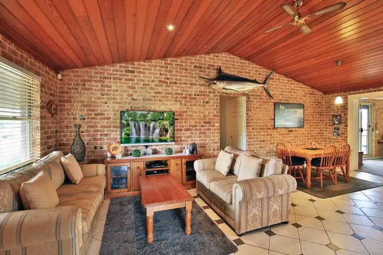 1 Dynet Close, Bomaderry NSW 2541
