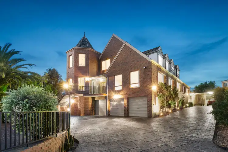 69 Telopea Crescent, Mill Park VIC 3082