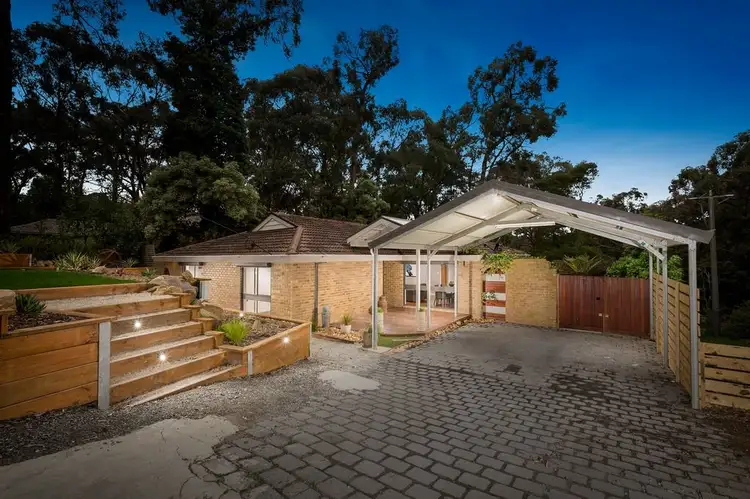 27 Railway Road, Mount Evelyn VIC 3796