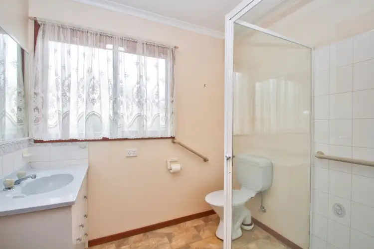 Seventh view of Homely house listing, 9 Gumview Court, Cobram VIC 3644