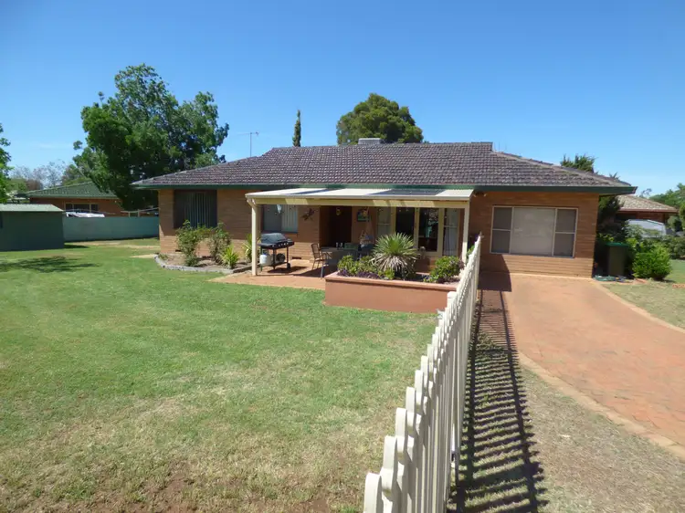 12 Chelsea Crescent, Forbes NSW 2871
