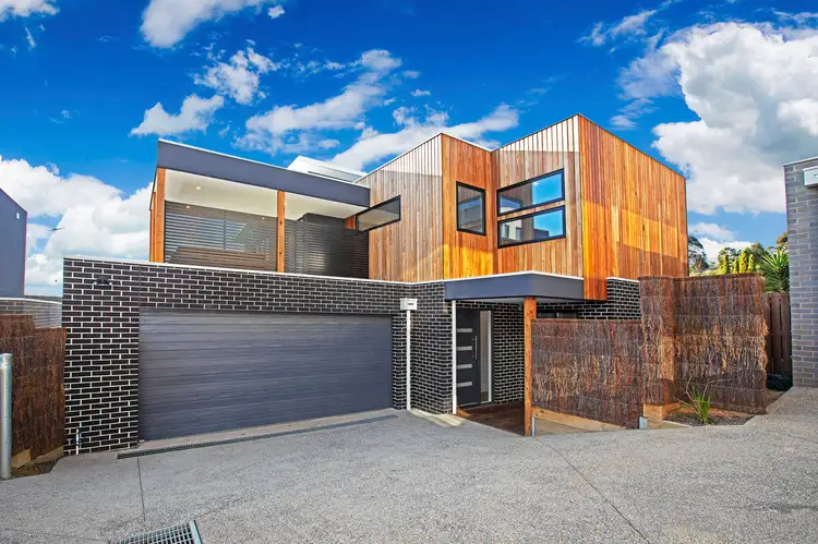 2/3 Oakbank Avenue, Highton VIC 3216