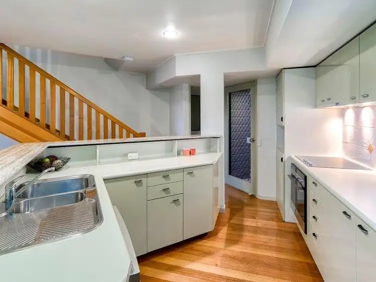 Seventh view of Homely house listing, 4/9 Rosecliffe, Highgate Hill QLD 4101