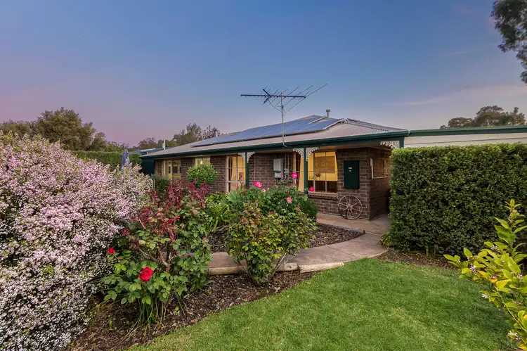 2 McLaren Flat Rd (cnr Glory Rd), Kangarilla SA 5157