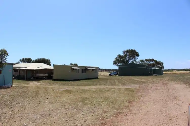 17 Melaleuca Road, Bookara WA 6525