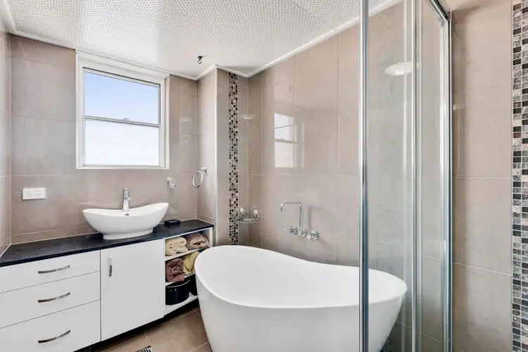 Sixth view of Homely unit listing, 19/72 'Hammond Towers', Marine Parade, Southport QLD 4215