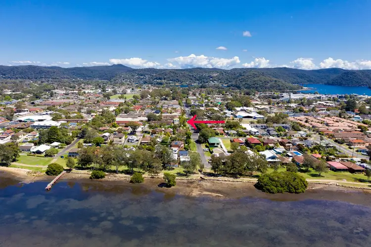2/4 Bowden Road, Woy Woy NSW 2256