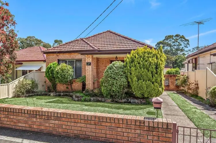 27 Earls Avenue, Riverwood NSW 2210