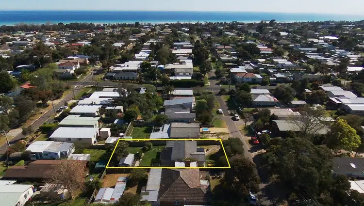 104 Seventh Avenue, Rosebud VIC 3939