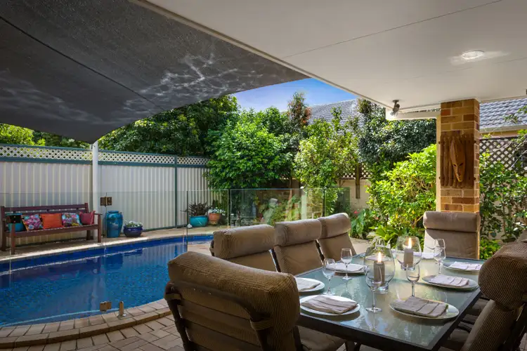 16 Campbell Street, Sorrento QLD 4217