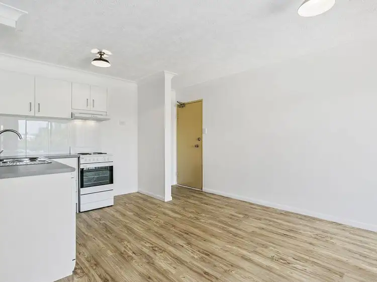 Sixth view of Homely unit listing, 16/7-9 Illawong Street, Chevron Island QLD 4217