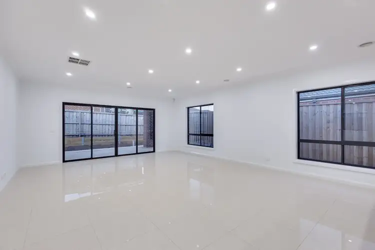 Fifth view of Homely house listing, 16 Paior Circuit, Epping VIC 3076