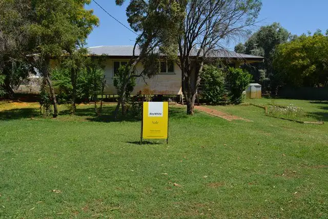 32 Edward Street, Tambo QLD 4478