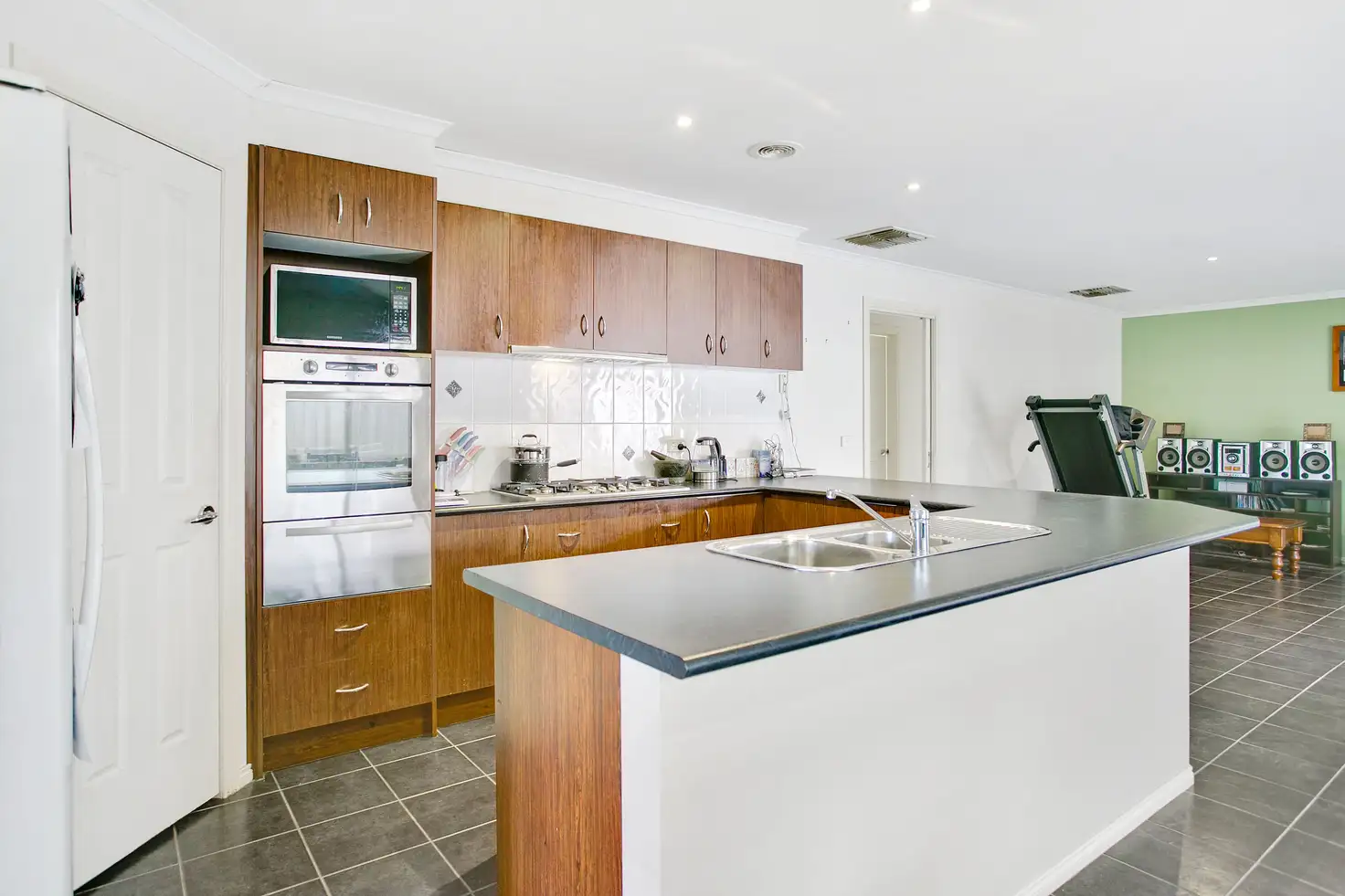 Main view of Homely house listing, 40 Veronica Drive, Skye VIC 3977