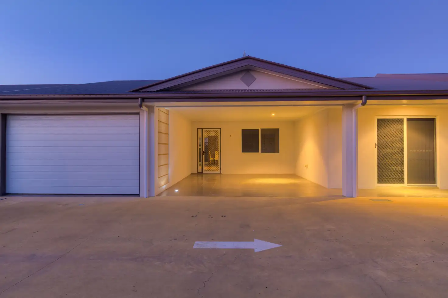 Main view of Homely unit listing, Unit 4/22 Pine Street, Miles QLD 4415
