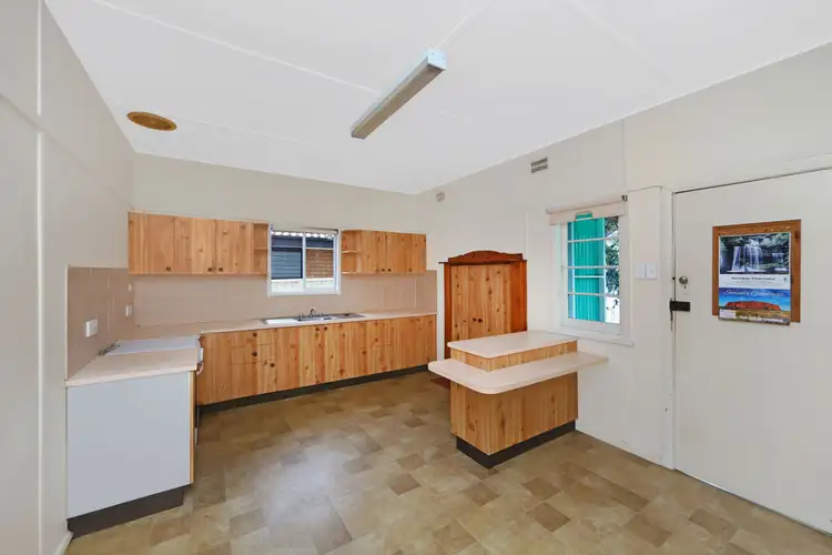 Fifth view of Homely house listing, 8 Viewpoint Drive, Toukley NSW 2263