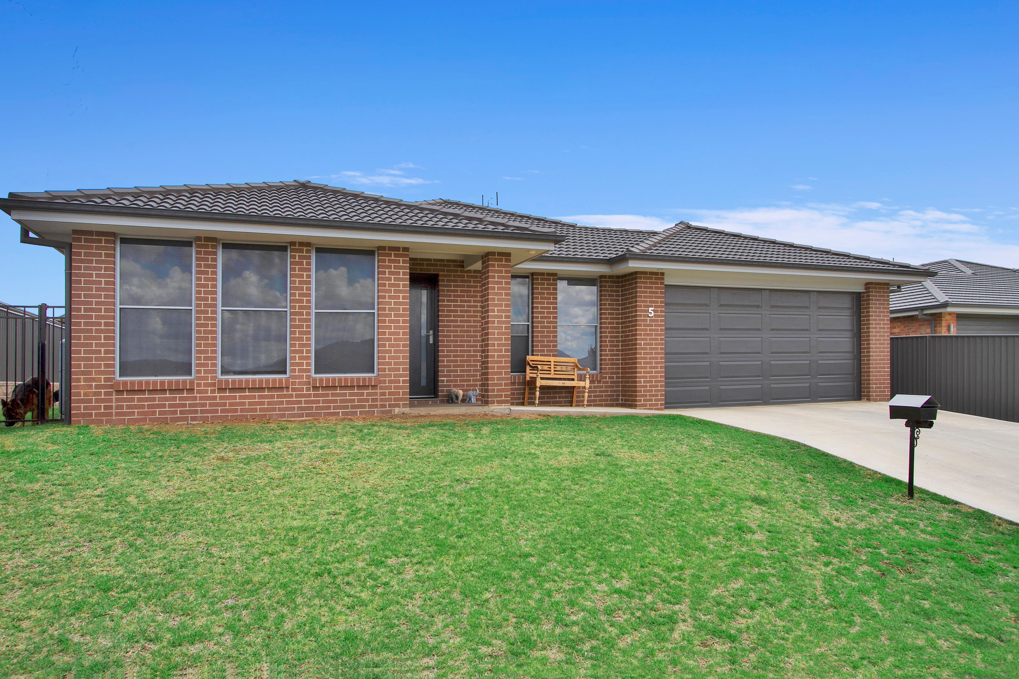 Main view of Homely house listing, 5 Cockatoo Street, Tamworth NSW 2340