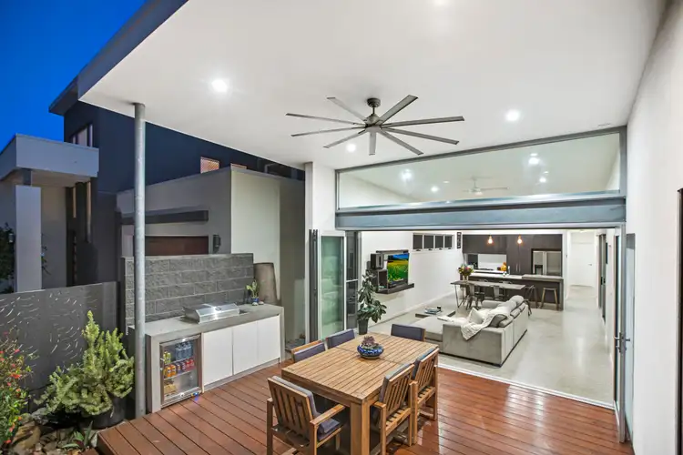8 Bluff Street, Birtinya QLD 4575