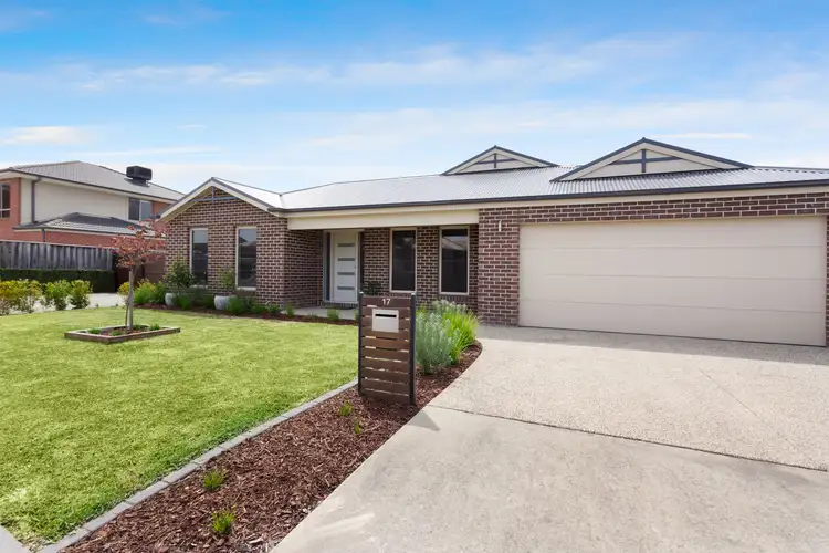 17 Royanne Close, Bunyip VIC 3815