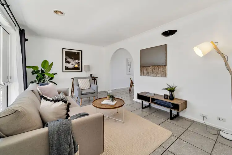 Second view of Homely house listing, 9 Goldfinch Circuit, Theodore ACT 2905