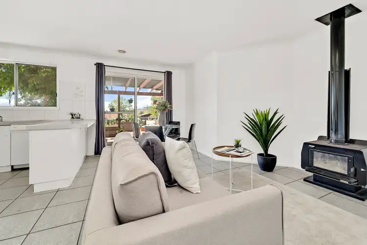 Fourth view of Homely house listing, 9 Goldfinch Circuit, Theodore ACT 2905