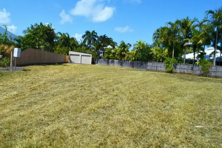 6 Triton Street, Mission Beach QLD 4852
