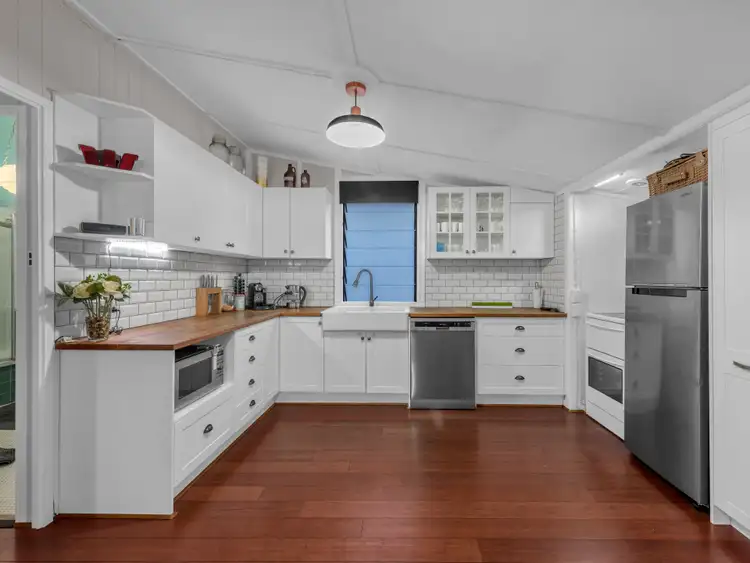 39 Seabreeze Road, Manly West QLD 4179
