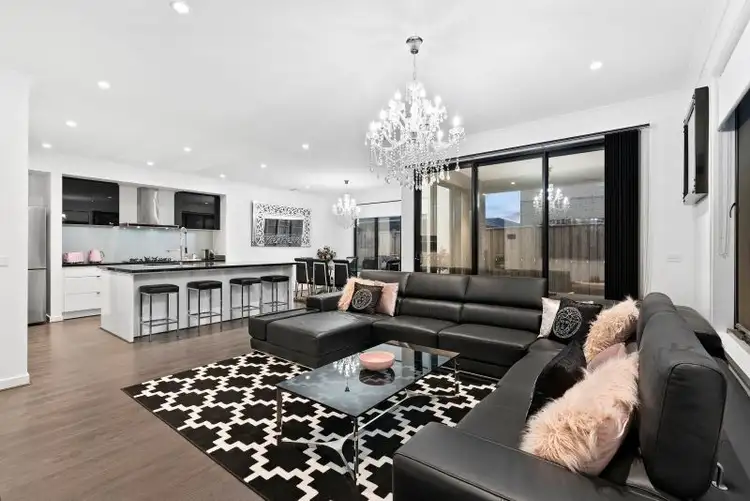 9 Long Road, Truganina VIC 3029