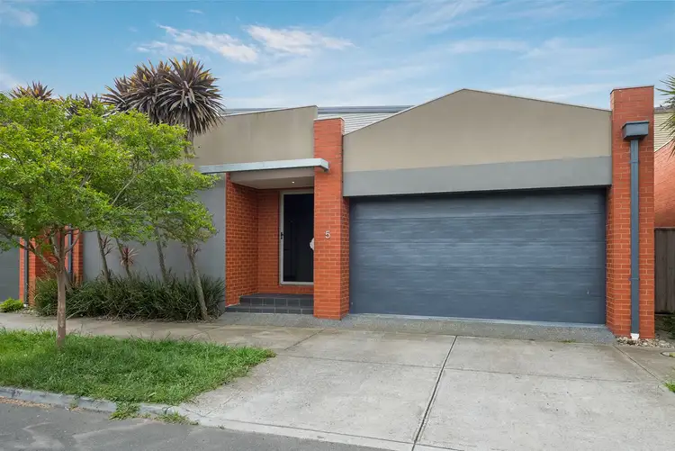 Second view of Homely house listing, 5 Tiree Lane, Craigieburn VIC 3064