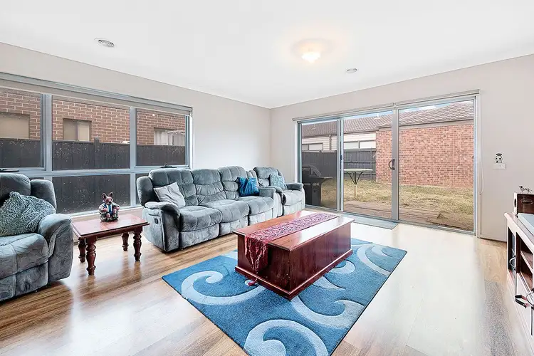 10 Watford Avenue, Cranbourne West VIC 3977