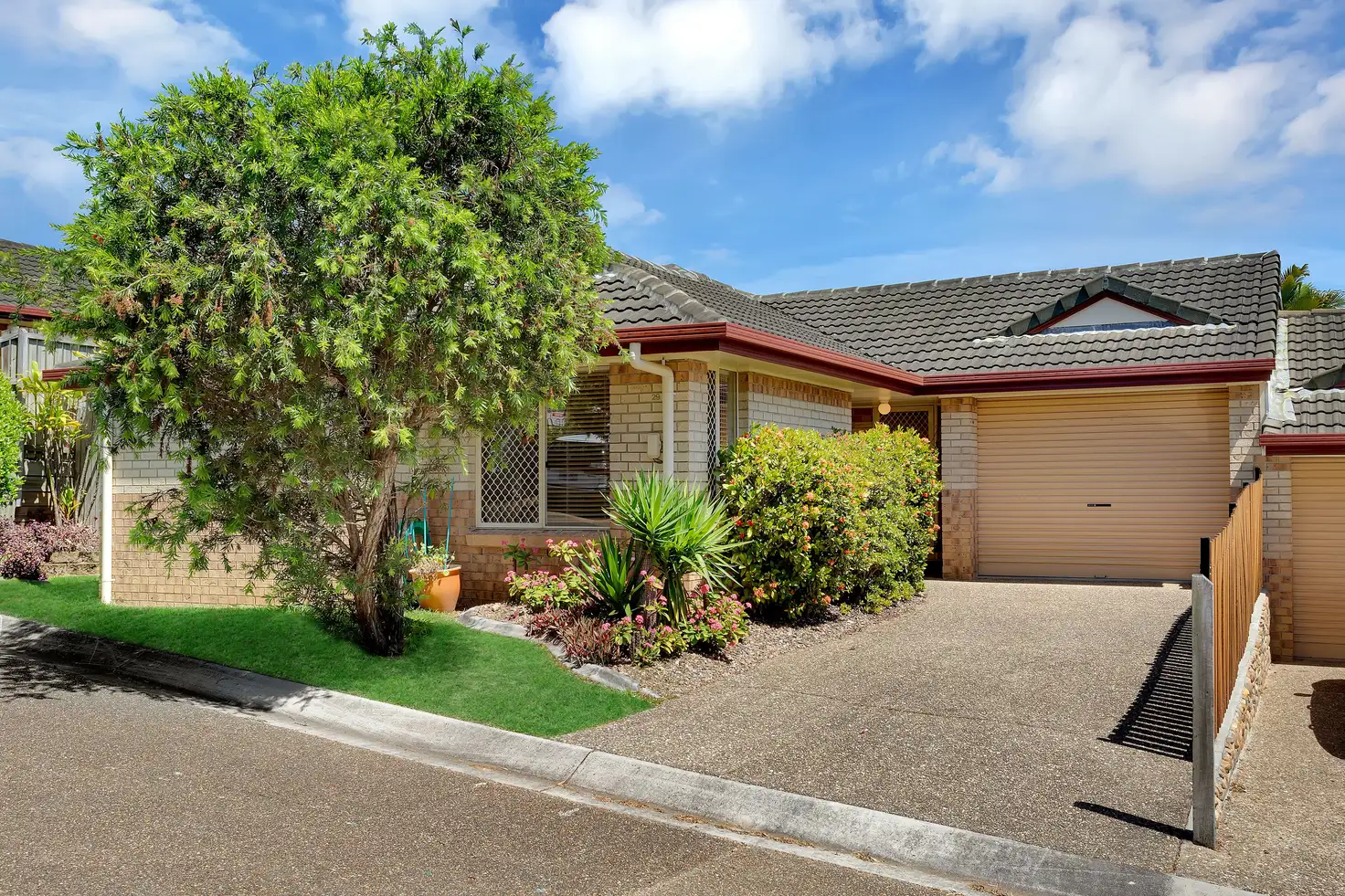 Main view of Homely townhouse listing, 29/15 Erindale Close, Wishart QLD 4122